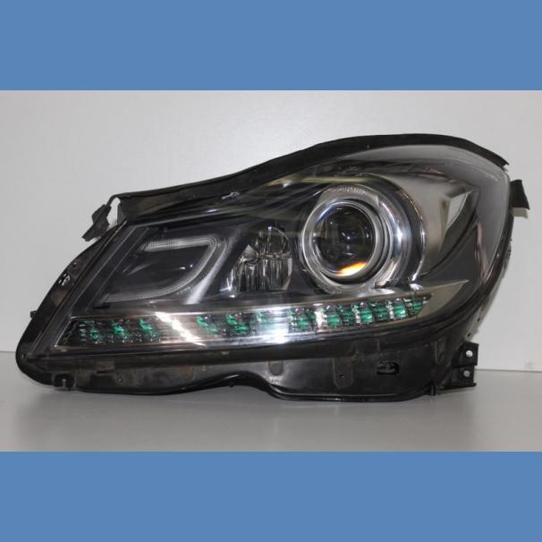 MERCEDES W205 LF SINGLE XENON HEADLIGHT FOR SALE IN KENYA