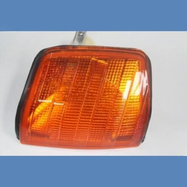 MERCEDES-BENZ W201 190E INDICATOR LAMP RIGHT FRONT AMBER For Sale in Kenya